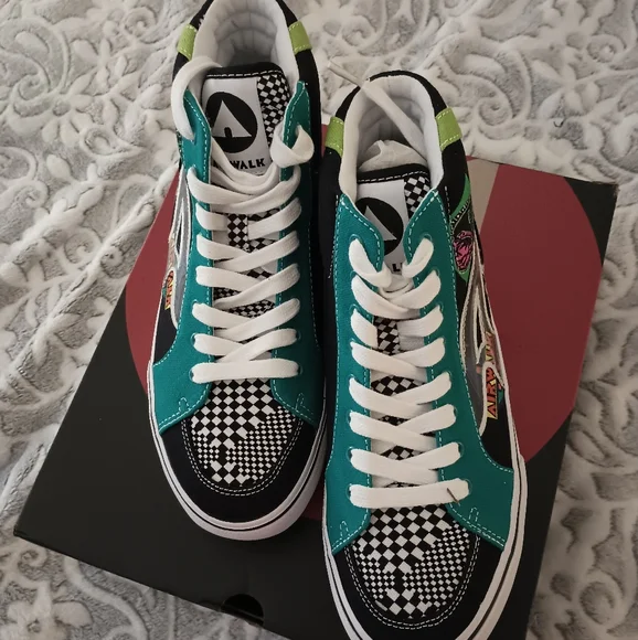 NIB AIRWALK Aurora High Top Shoes